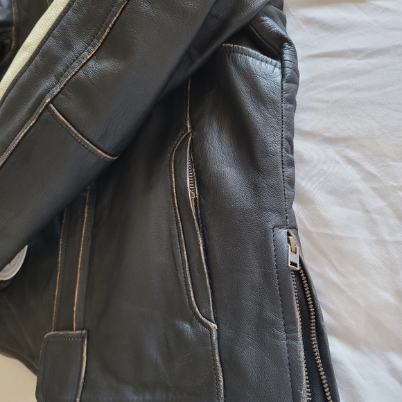 NWT genuine leather motorcycle jacket - Picture 6 of 10